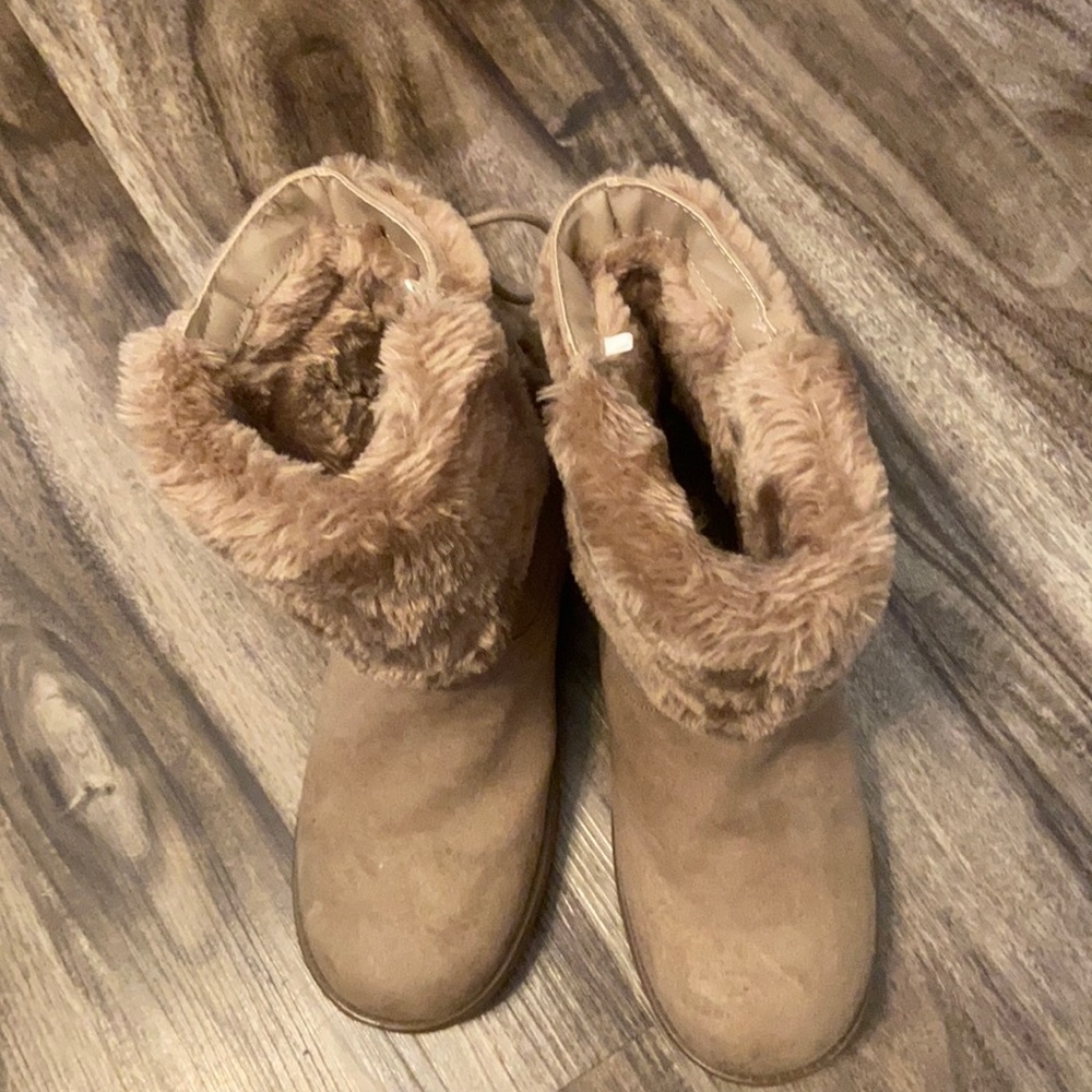 Beige boots